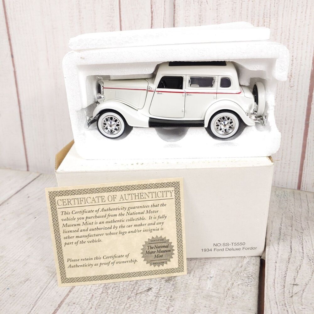 1934 Ray Ford Deluxe Fordor White 1/32 Die Cast Model #SS-T5550 - in Box